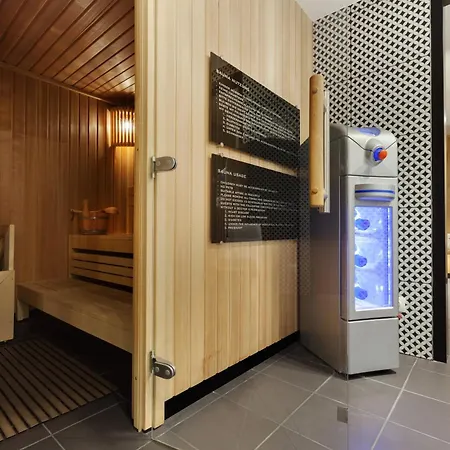 - Am Zwinger By Ihg 4* Dresden