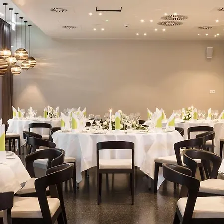 Отель - Am Zwinger By Ihg 4*