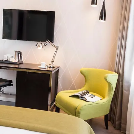 Hotel - Am Zwinger By Ihg 4*